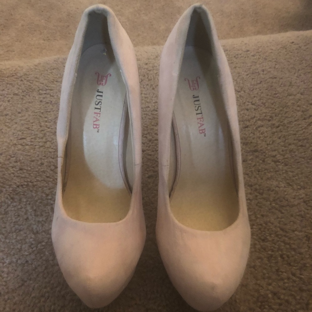 Size 6 Tan Pumps